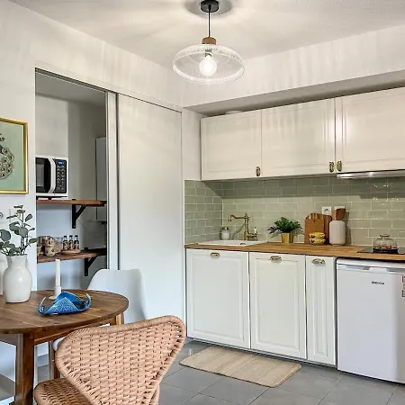 Confortable T2 Pour 4 Voyageurs, Parking Prive Et Terrasse Apartament