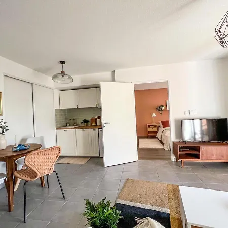 Confortable T2 Pour 4 Voyageurs, Parking Prive Et Terrasse *