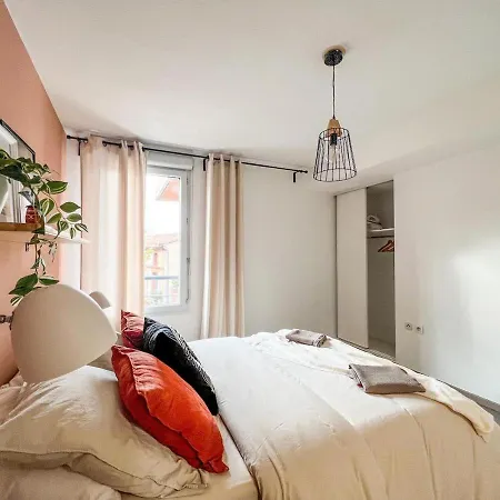 公寓 Confortable T2 Pour 4 Voyageurs, Parking Prive Et Terrasse *