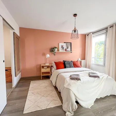 Апартаменты Confortable T2 Pour 4 Voyageurs, Parking Prive Et Terrasse Тулуза