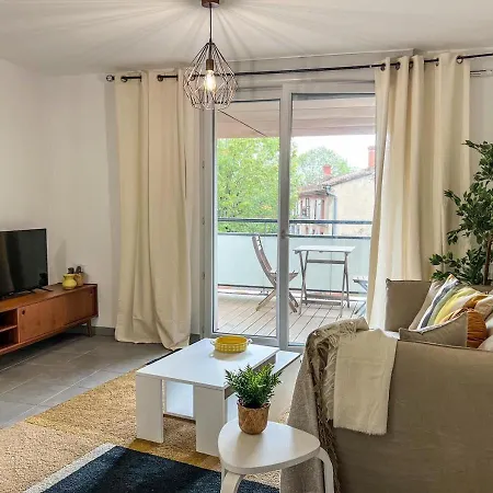 Confortable T2 Pour 4 Voyageurs, Parking Prive Et Terrasse Apartament
