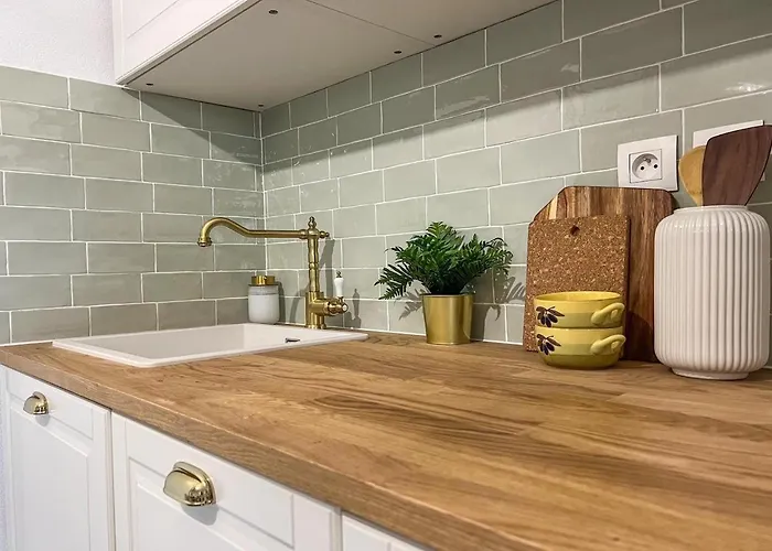 Appartement Confortable T2 Pour 4 Voyageurs, Parking Prive Et Terrasse